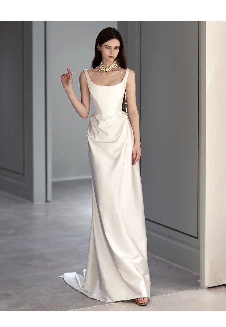 Simple low-cut floor-length gown evening dress