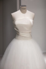 Minimalist strapless tulle wedding dress