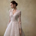 Long-sleeved V-neck with a train wedding dress