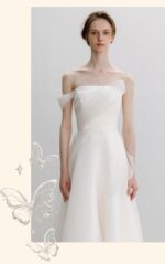 Minimalist French-style strapless wedding dress