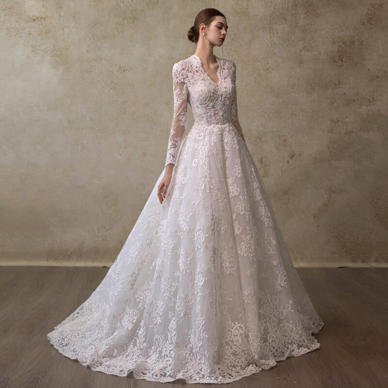 Long-sleeved V-neck with a train wedding dress