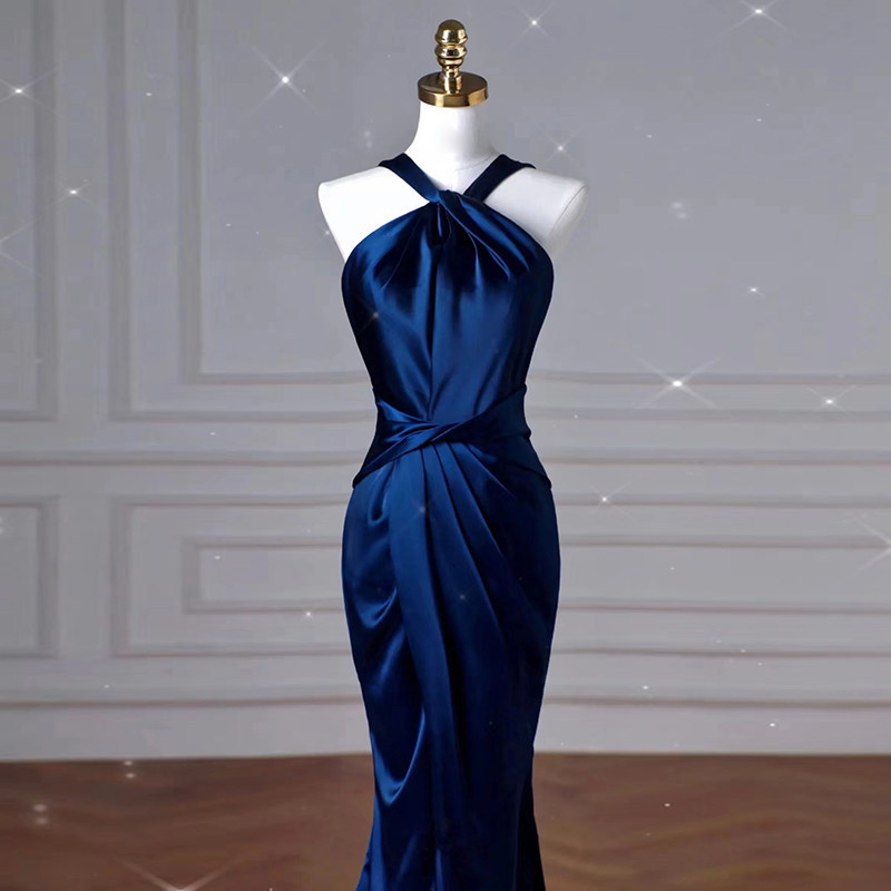 Halter-neck evening gown evening dress