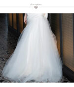 Lightweight off-the-shoulder wedding dress
