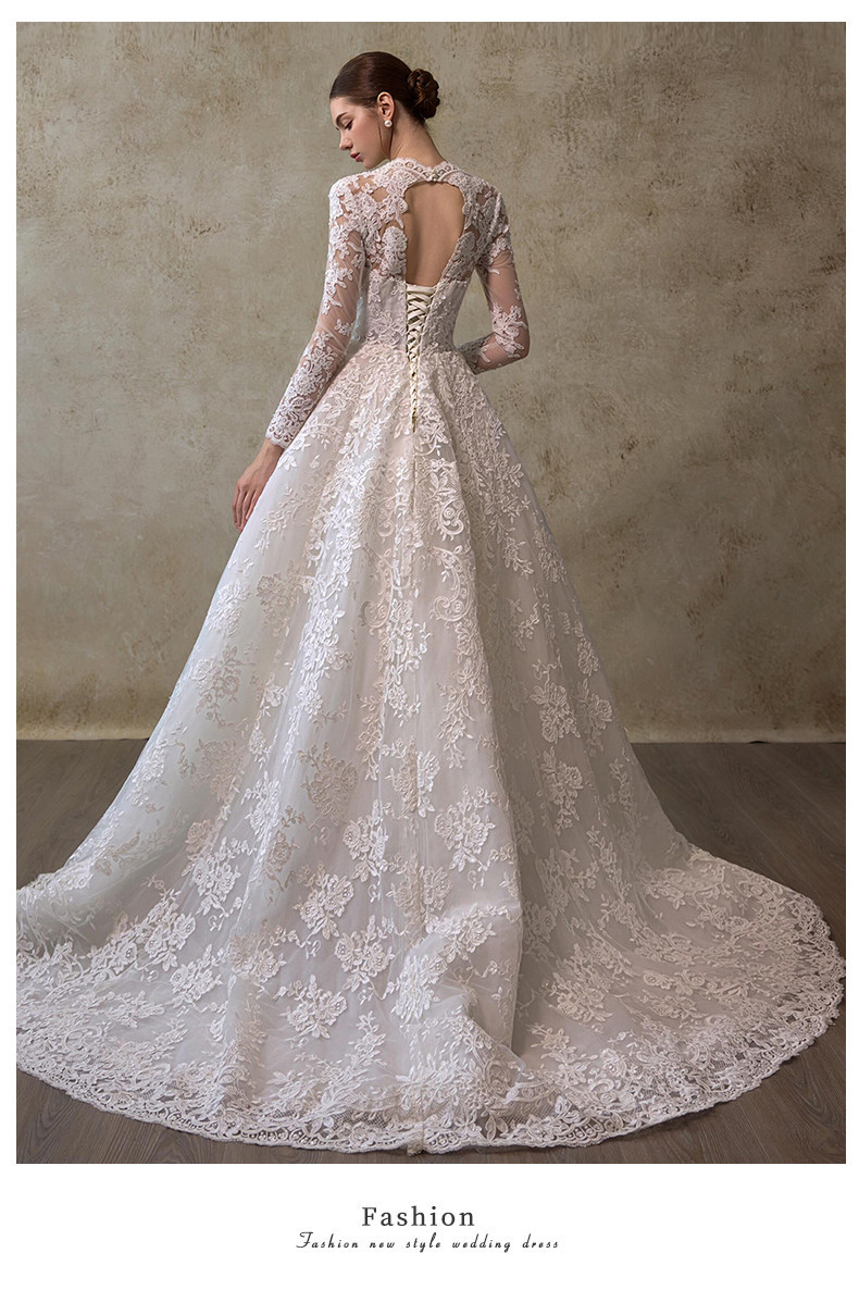 Long-sleeved V-neck with a train wedding dress