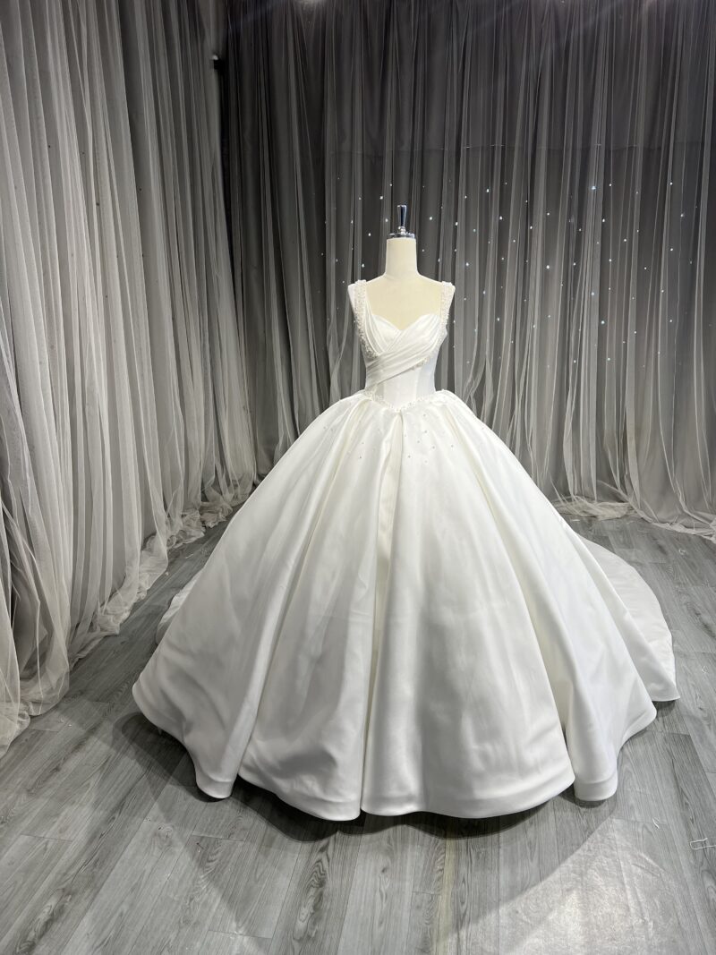 Wedding dresses and bridal gowns