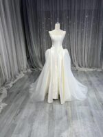 Wedding dresses and bridal gowns