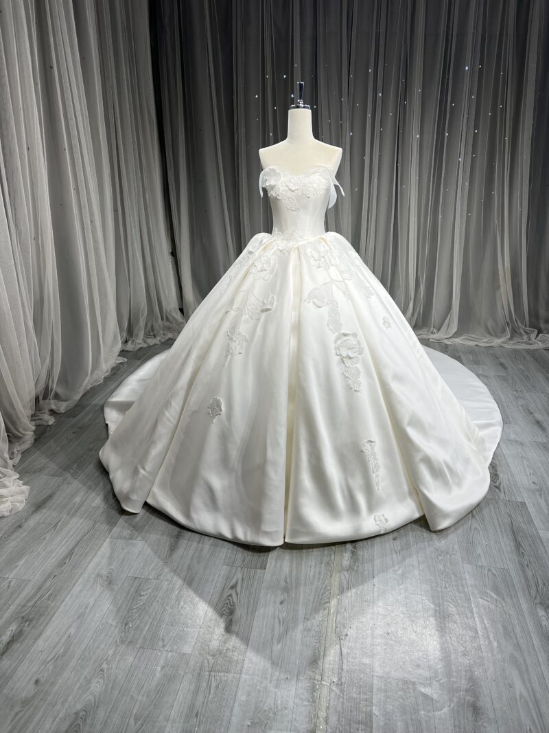 Wedding dresses and bridal gowns