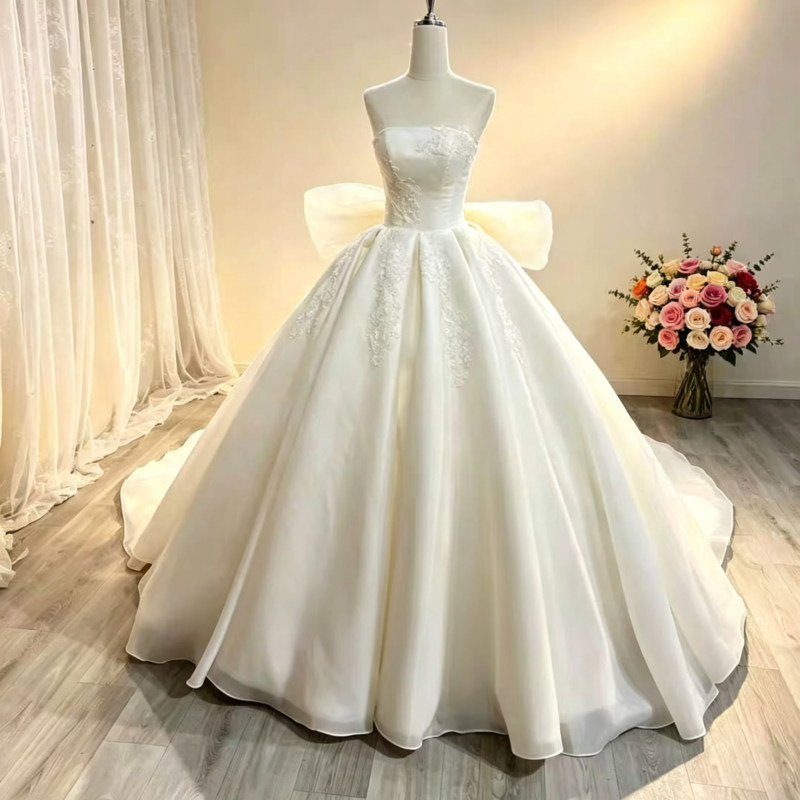 Wedding dresses and bridal gowns