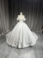 Wedding dresses and bridal gowns