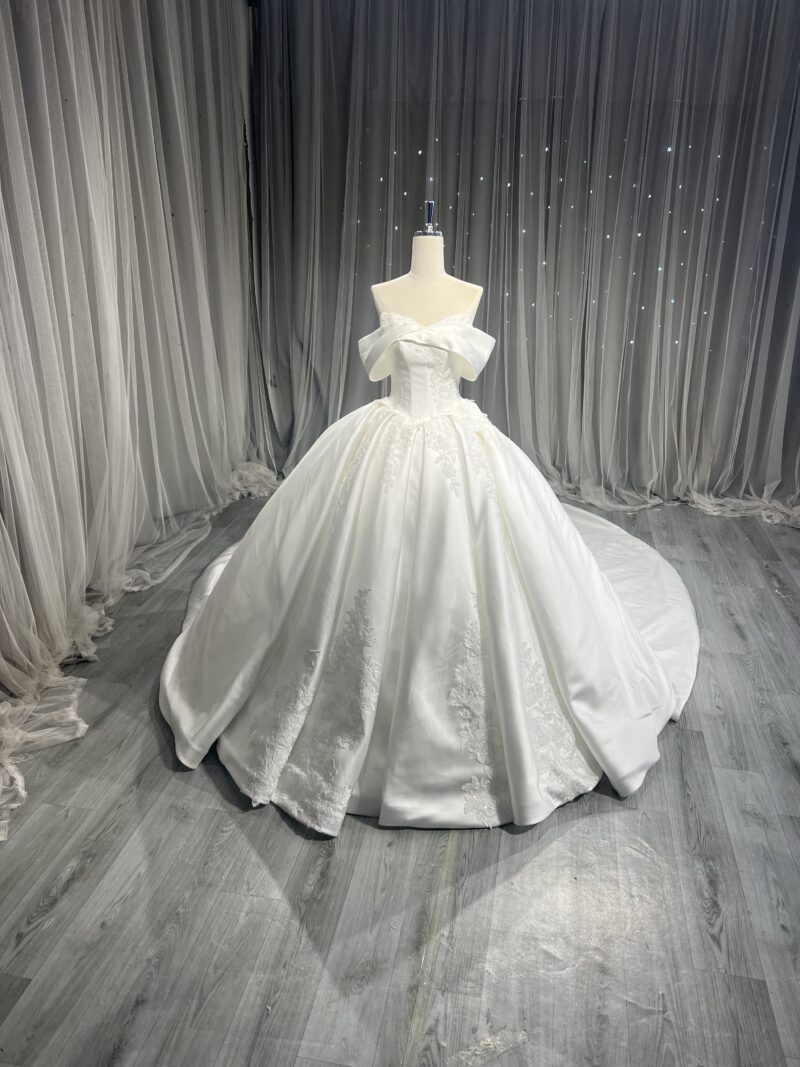 Wedding dresses and bridal gowns