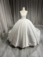 Wedding dresses and bridal gowns