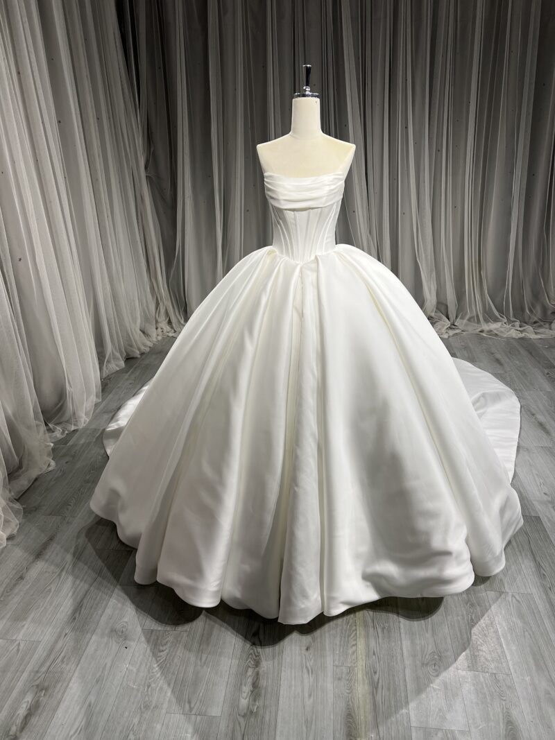 Wedding dresses and bridal gowns