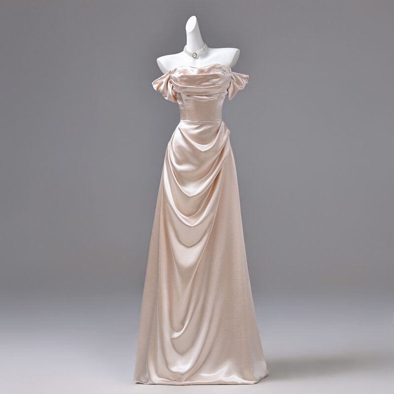 Satin fabric with a simple, elegant design. Formal Dress