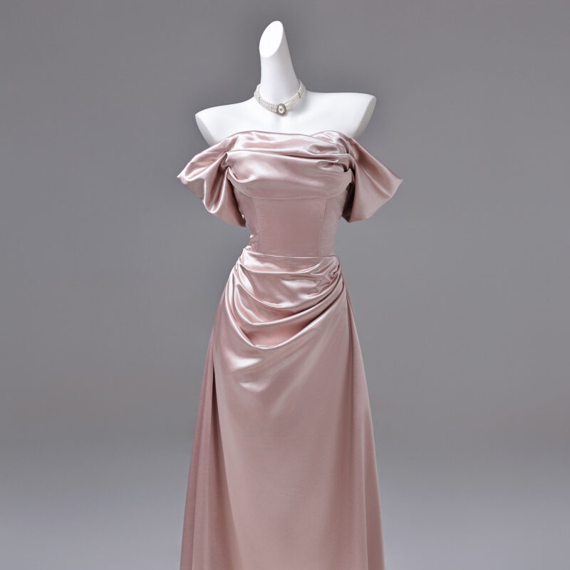 Satin fabric with a simple, elegant design. Formal Dress
