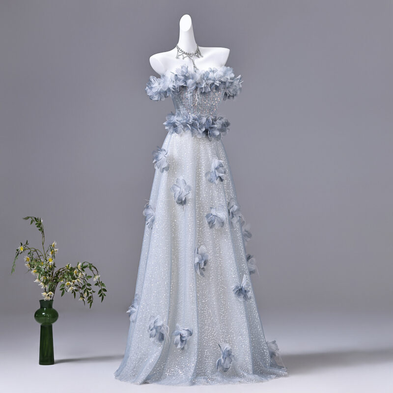 3D floral design; lightweight tulle fabric; suitable for evening parties and graduation galas.Evening Dress