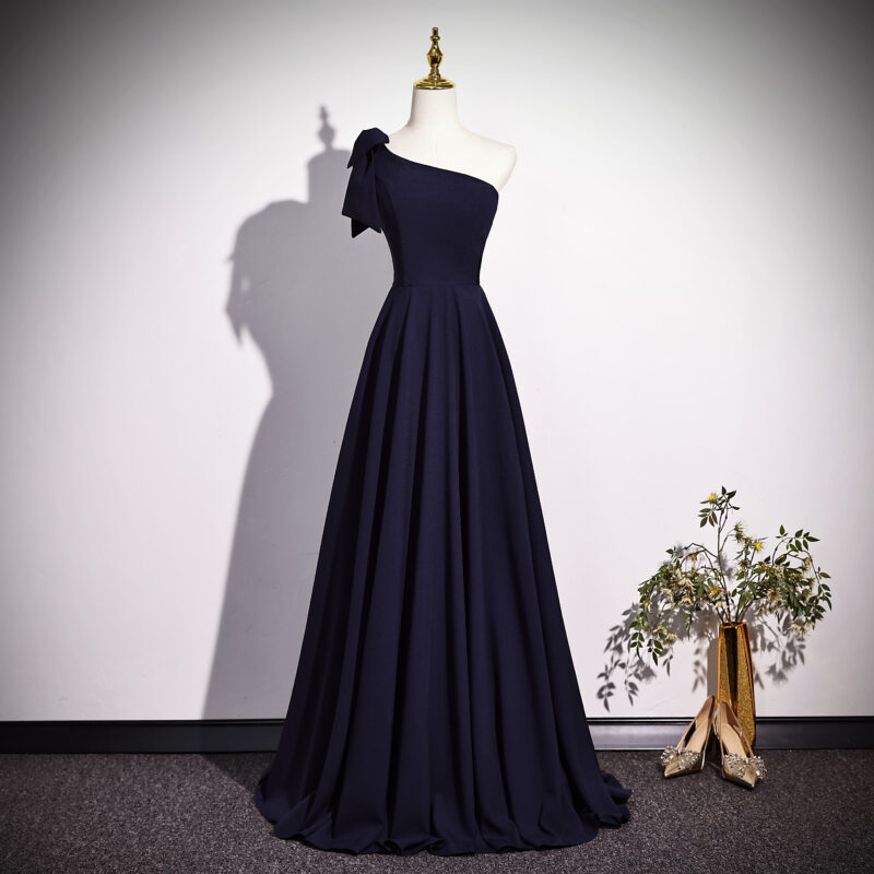 Simple one-shoulder gown—perfect for evening parties and gatherings.