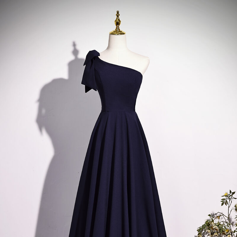 Simple one-shoulder gown—perfect for evening parties and gatherings.