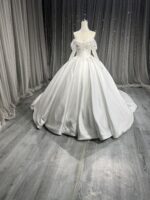 Wedding dresses and bridal gowns