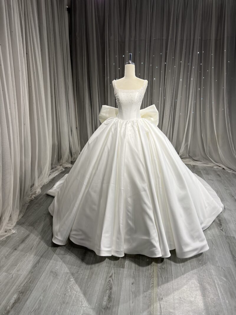 Wedding dresses and bridal gowns