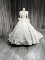 Wedding dresses and bridal gowns