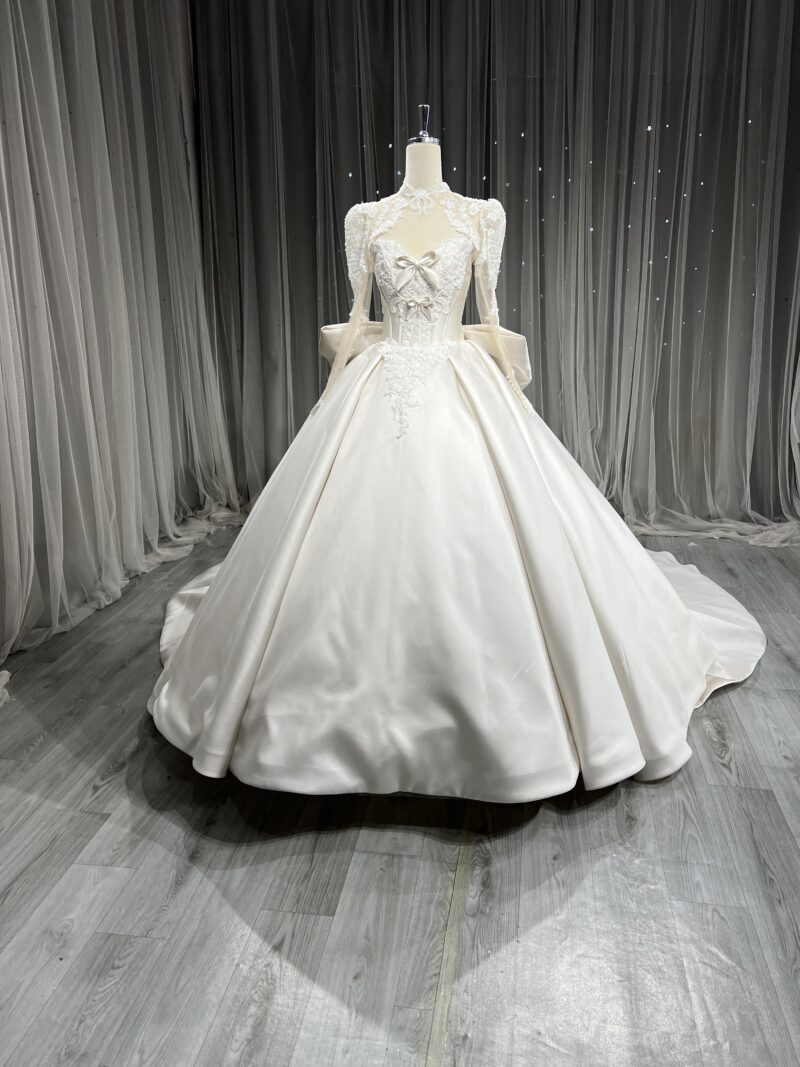 Wedding dresses and bridal gowns