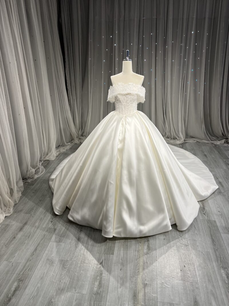 Wedding dresses and bridal gowns