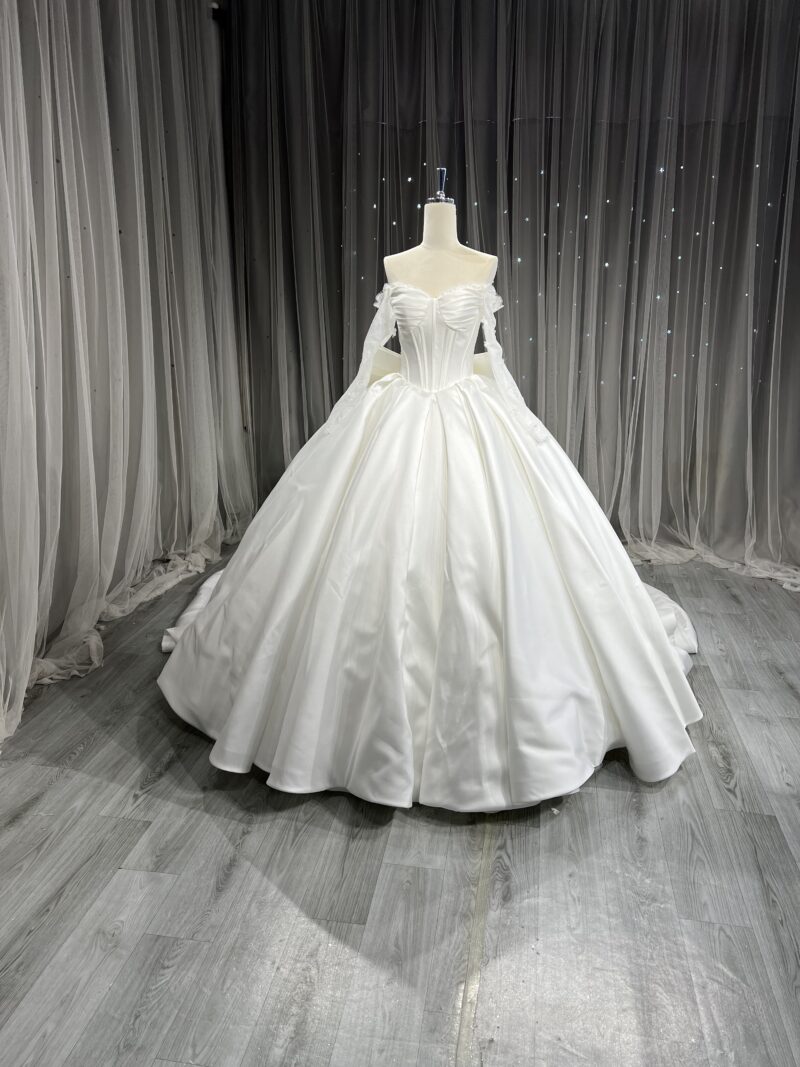 Wedding dresses and bridal gowns