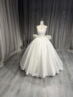 Wedding dresses and bridal gowns