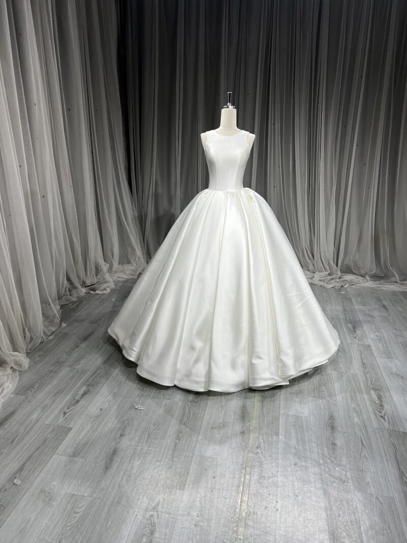 Wedding dresses and bridal gowns