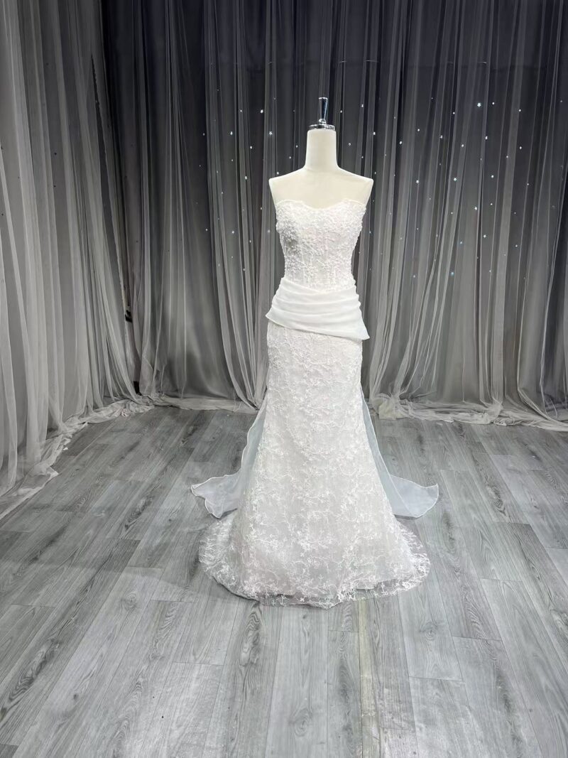 Fitted mermaid wedding dress