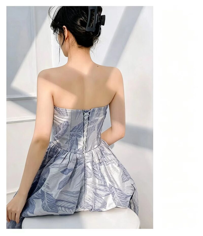 Printed strapless gown with a voluminous skirt