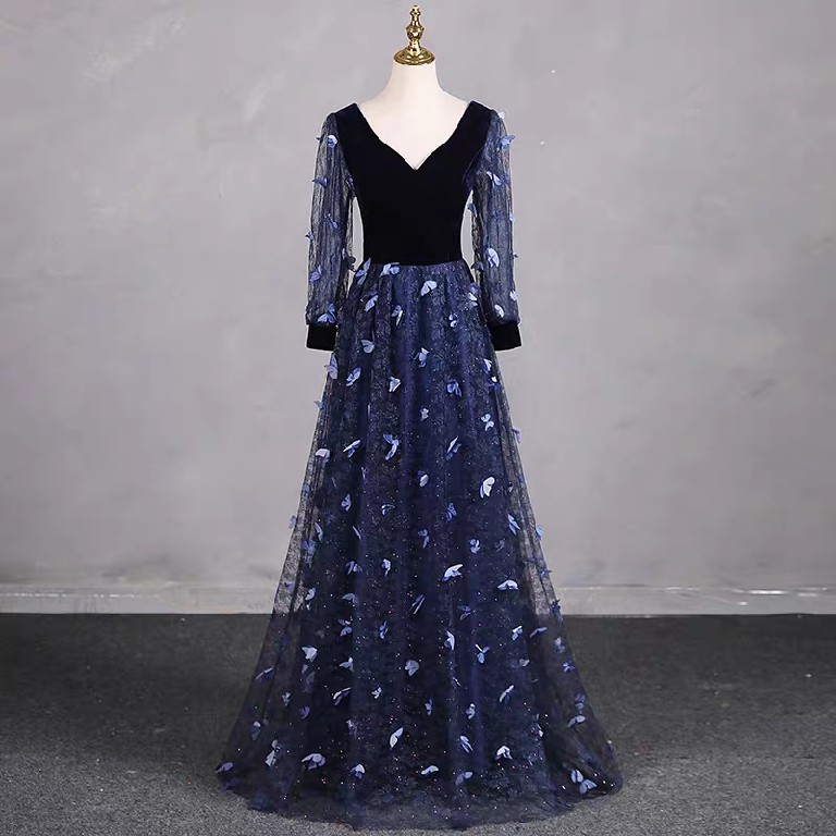 Long-sleeved velvet gown