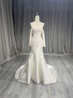 Fitted mermaid wedding dress