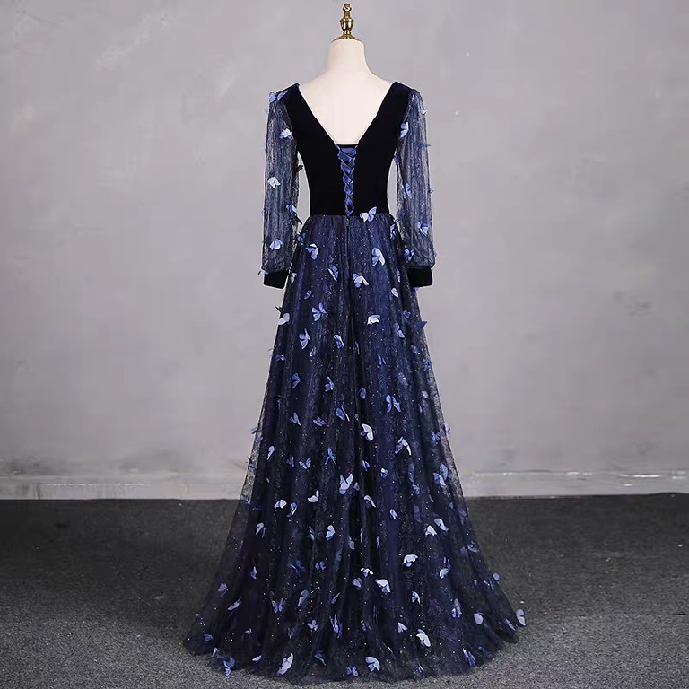 Long-sleeved velvet gown