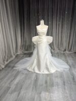 Fitted mermaid wedding dress
